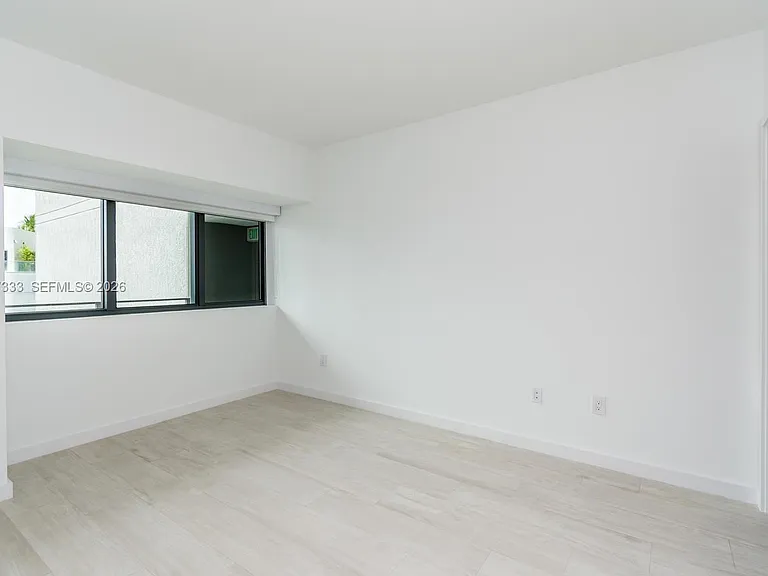 650 NE 32nd St #805 — Photo 34