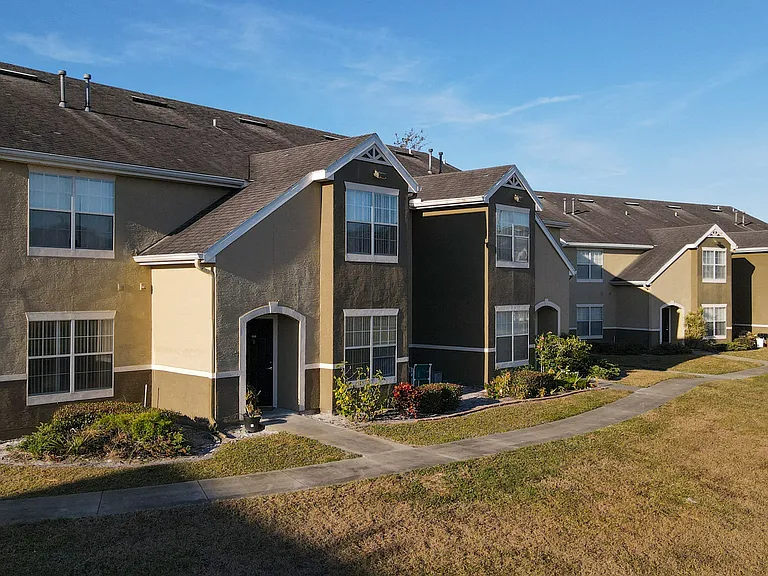Hickory Pointe Apartments — Photo 6