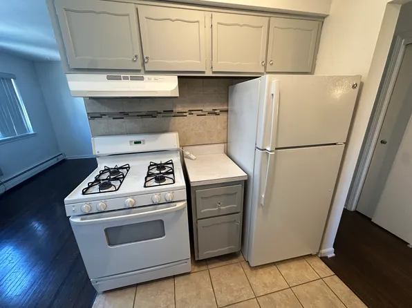 (undisclosed Address), Roselle Park, NJ 07204