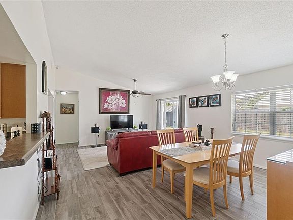 3rd image of 1919 DEANNA DRIVE