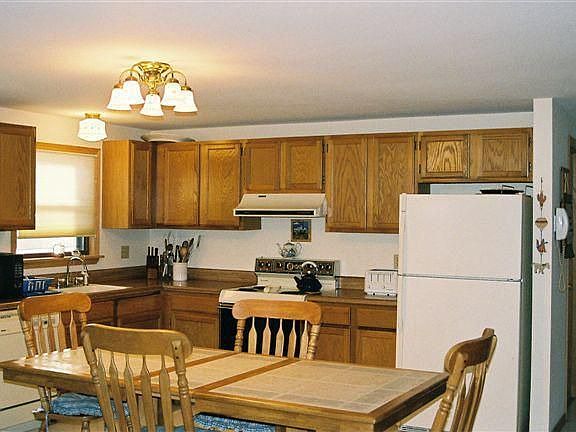 Eat-in Kitchen