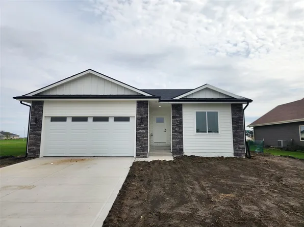 2002 Spaulding Ln, Grinnell, IA 50112