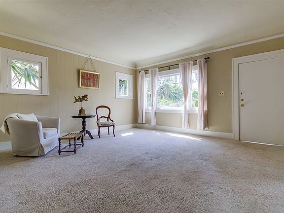 5th image of 4547 Marlborough Dr