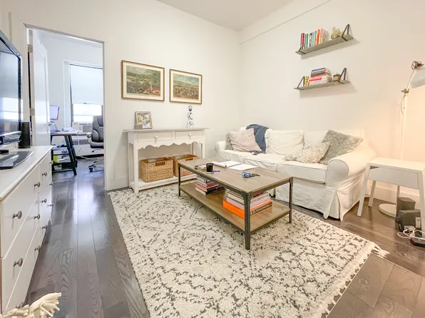 200 E 26th St APT 3D, New York, NY 10010