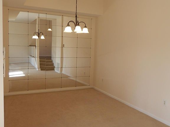 5th image of 112 Roberts Ln APT 101