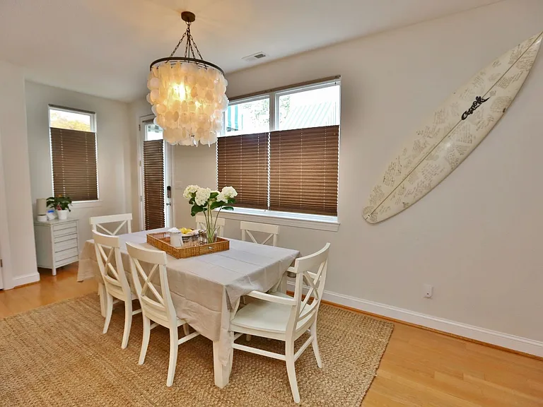 613 Lake Dr — Photo 6
