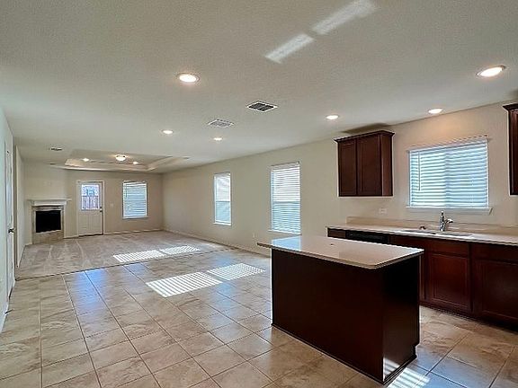 4th image of 1337 Vernon Dr