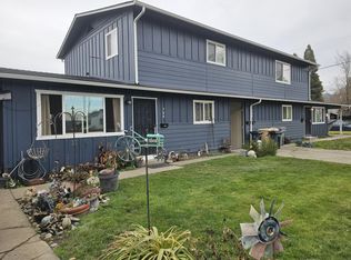 702 SE 9th St, Grants Pass, OR 97526