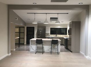 4 Crest Dr, Dune Acres, IN 46304