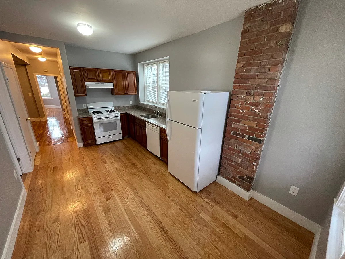 Building Photo - 1277 Massachusetts Ave #2