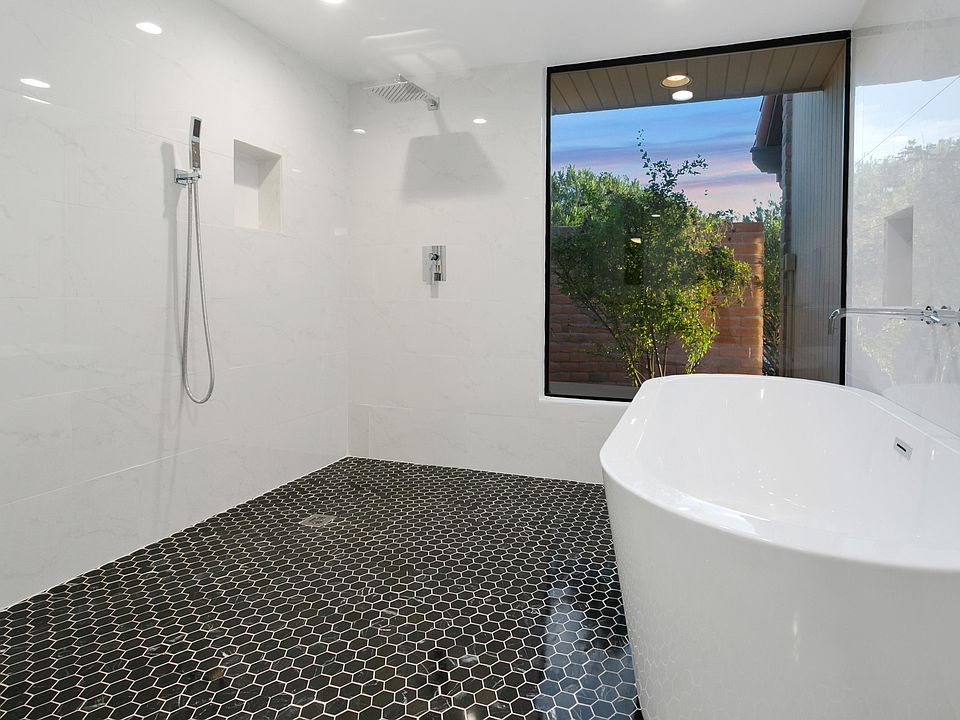 1st image of 4381 N Camino Ferreo