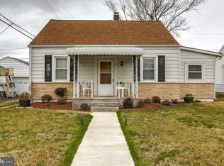 9 Fairway Rd, Essex, MD 21221