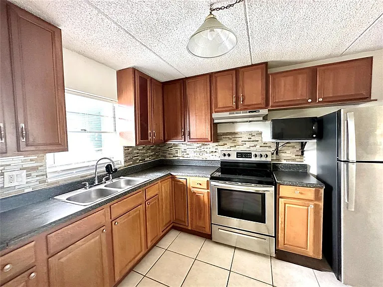 2830 Somerset Park Dr #201 — Photo 2