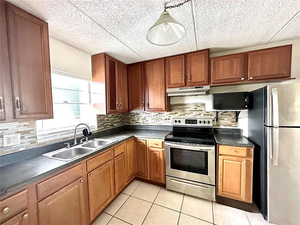 Building Photo - 2830 Somerset Park Dr #201
