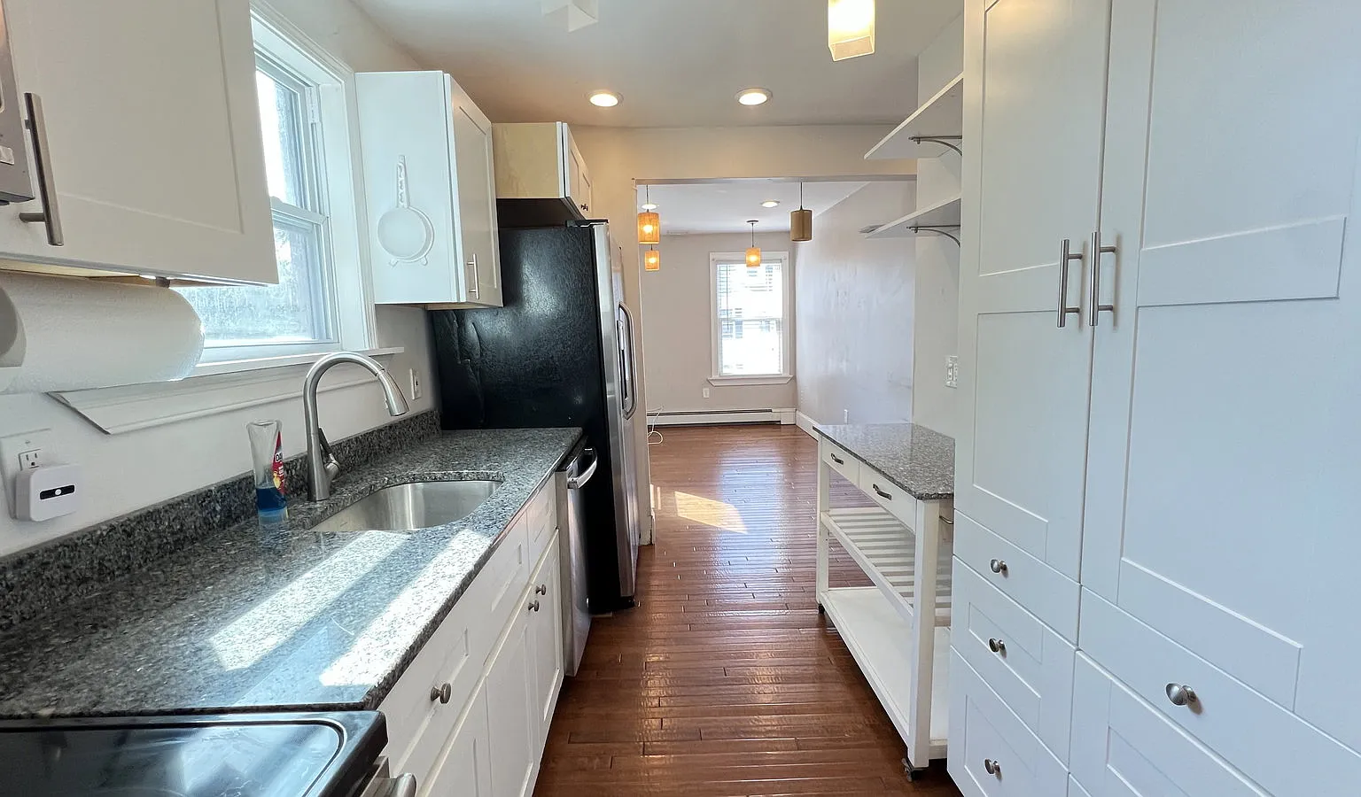 3 bed, 2.0 bath, 1500 sqft, $3,400 — Photo 3