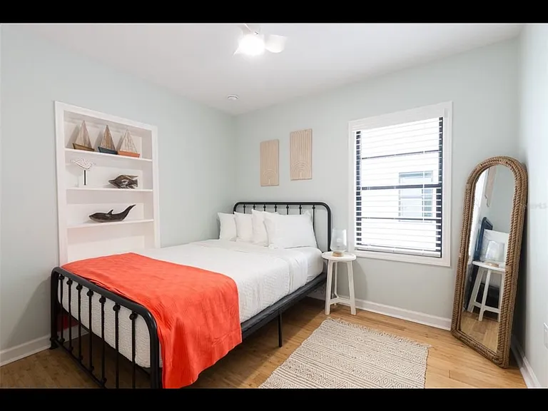 818 W Plymouth St — Photo 10