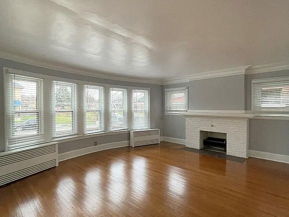 4th image of 2286 Calvert St