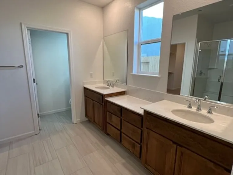 611 Brooklyn Ct — Photo 18