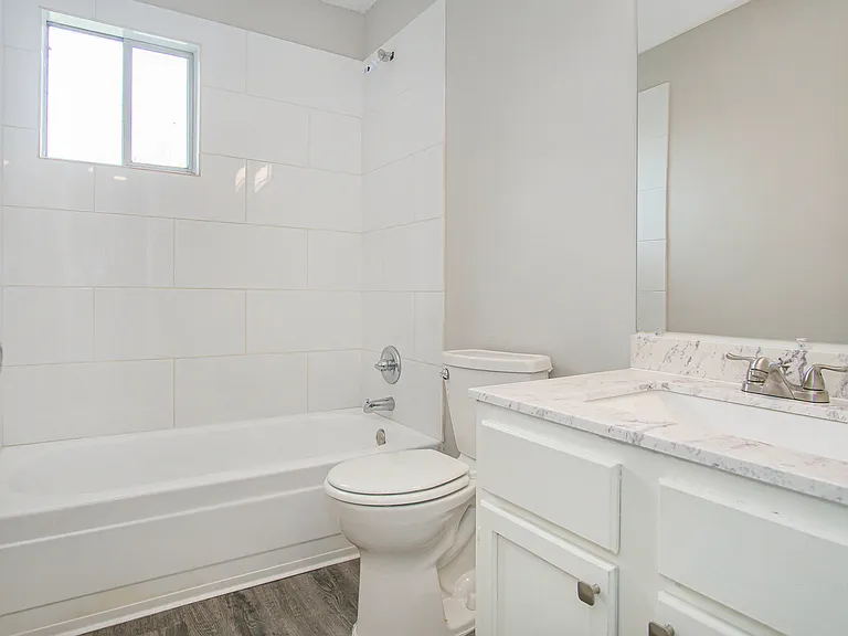 Uptown Villas — Photo 12