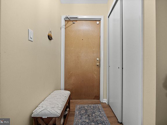 5th image of 101 Claridge Ct APT 8