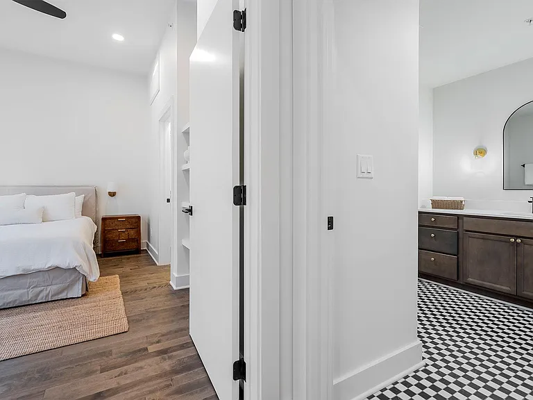 Mercantile Apartments — Photo 43