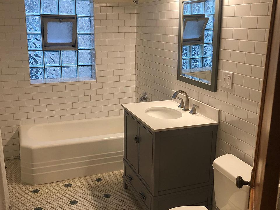 2nd image of 6310 N Lakewood Ave #2
