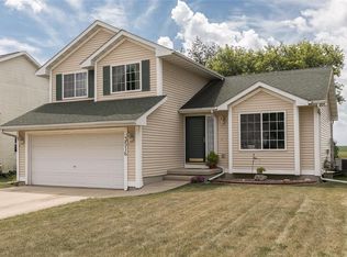 3516 Falcon View Rd SW, Cedar Rapids, IA 52404