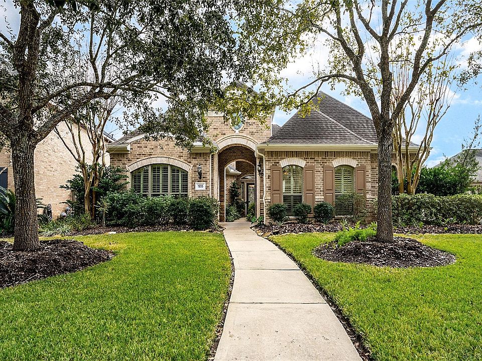 1st image of 1906 Silver Pond Ct