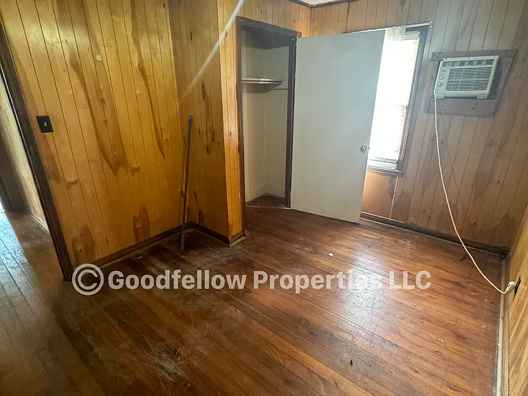 608 Marion Ave — Photo 7