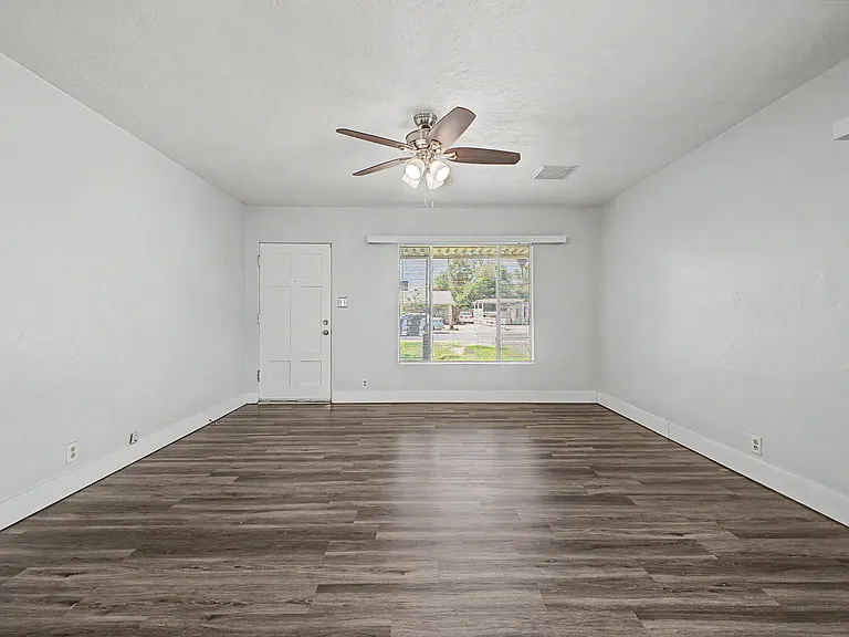 1638 E Williams St — Photo 5