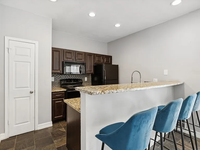 Townlake Of Coppell — Photo 34