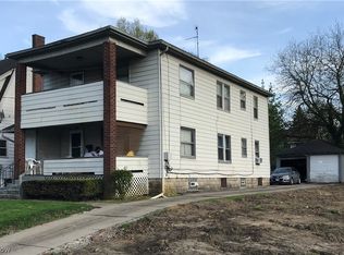 131-133 E Ravenwood Ave, Youngstown, OH