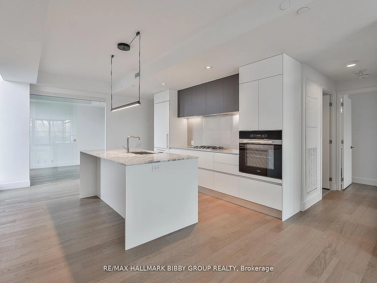3 bed, $6,300 — Photo 1
