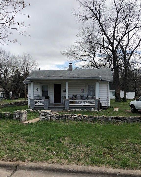 2nd image of 1634 N Rogers Ave