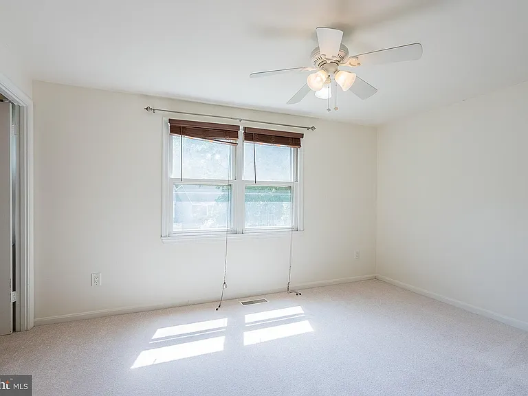 3048 Silent Valley Dr — Photo 23