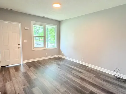 506 Aylmer Ave Photo 1