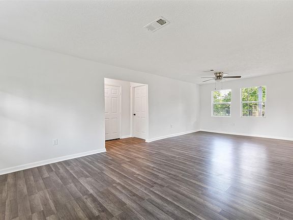 4th image of 21692 Harrison Dr