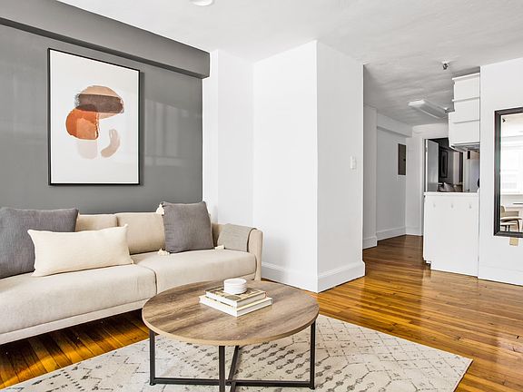 2nd image of 45 Westland Ave APT 3