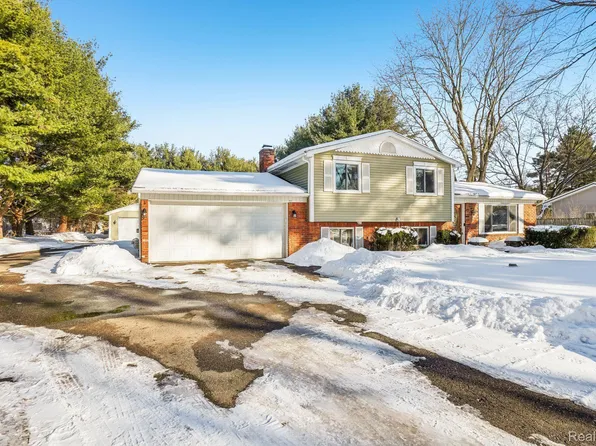 8612 W Ellis Rd, Davisburg, MI 48350