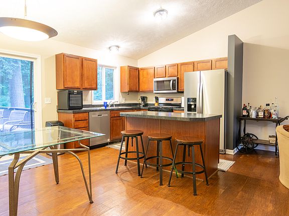 4th image of 7911 Thornapple River Dr SE