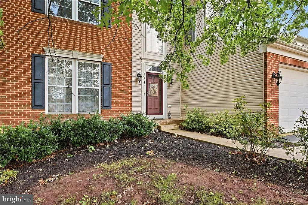 4 bed, 2.5 bath, 3316 sqft, $3,600 — Photo 4