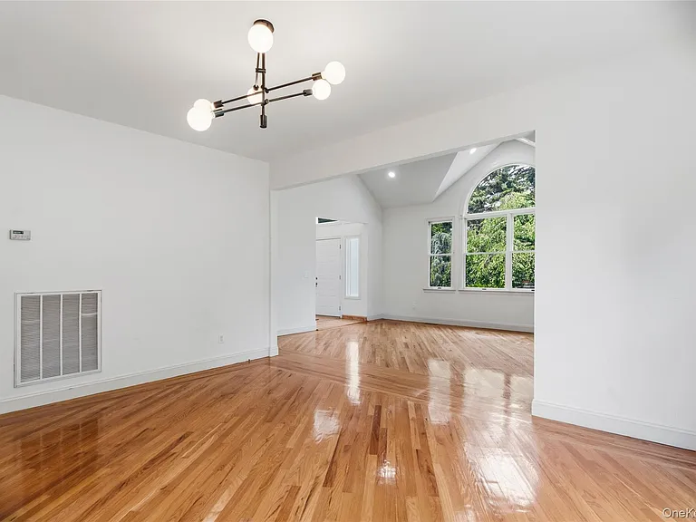 10 Osborne Ln — Photo 8
