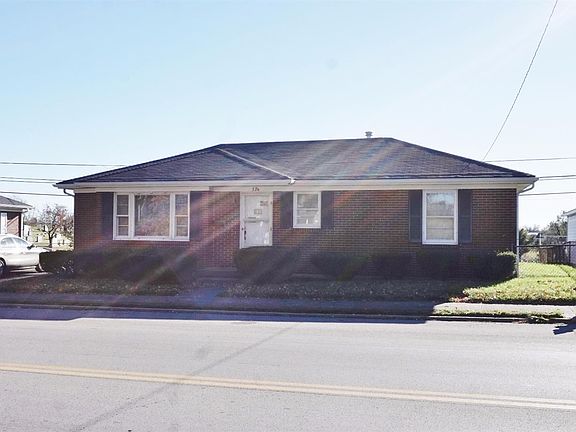 3rd image of 324 Richmond St