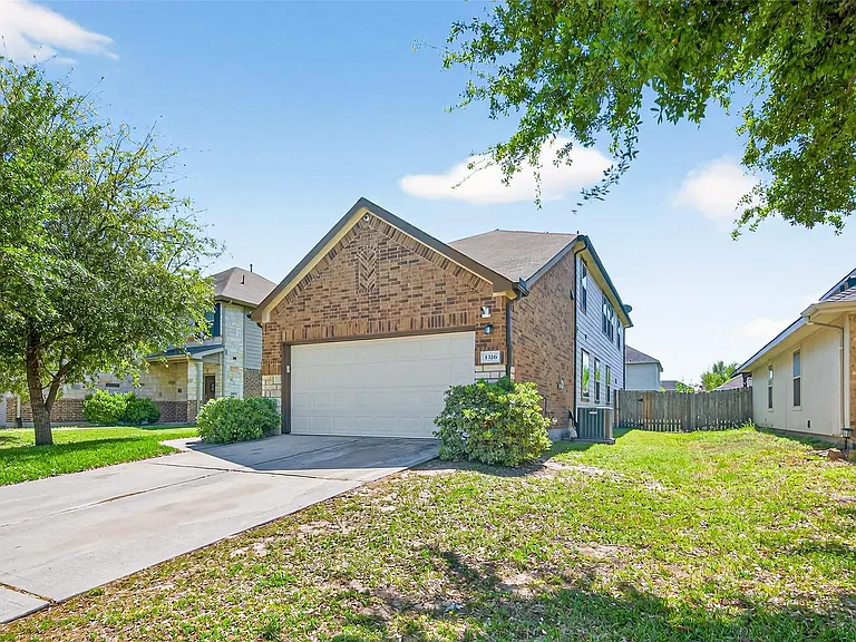 1326 Seagler Pond Ln — Photo 4