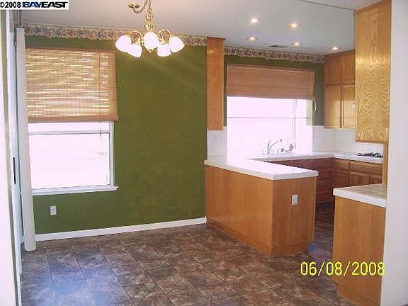 5th image of 2085 Seville Dr