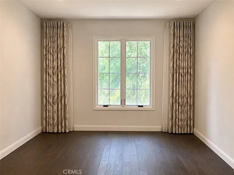 378 W Green St #131 — Photo 17