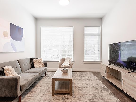 2nd image of 475 William St #201