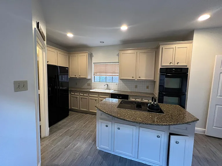 6990 Oakwood Park — Photo 14