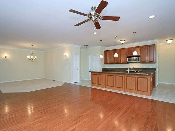 3rd image of 257 Meadows Of Wildwood Blvd
