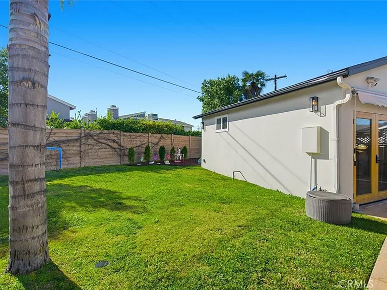6443 Gross Ave — Photo 35